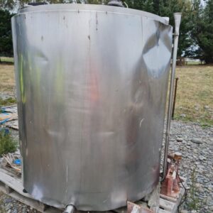 2,000 litre tank