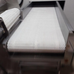 Air Knives with Conveyor